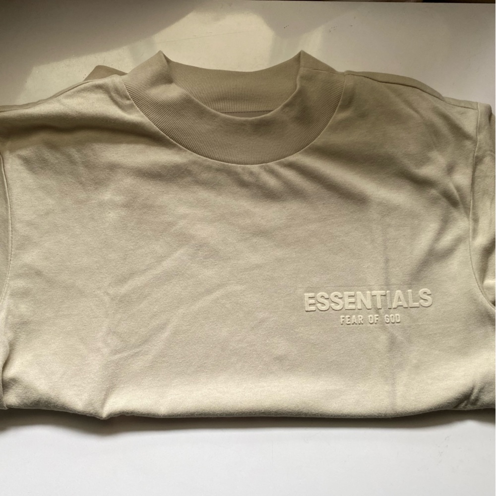 Essential top